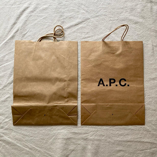 A.P.C(アーペーセー)のA.P.C. アーペーセー ショップ袋 紙袋 レディースのバッグ(ショップ袋)の商品写真