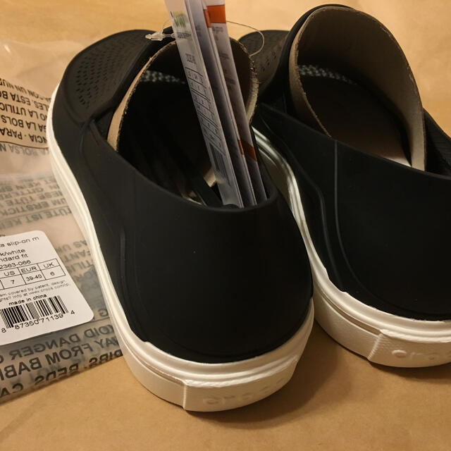 crocs(クロックス)のCrocsクロックスCitiLane Roka Slip-ons 7・25cm メンズの靴/シューズ(スニーカー)の商品写真