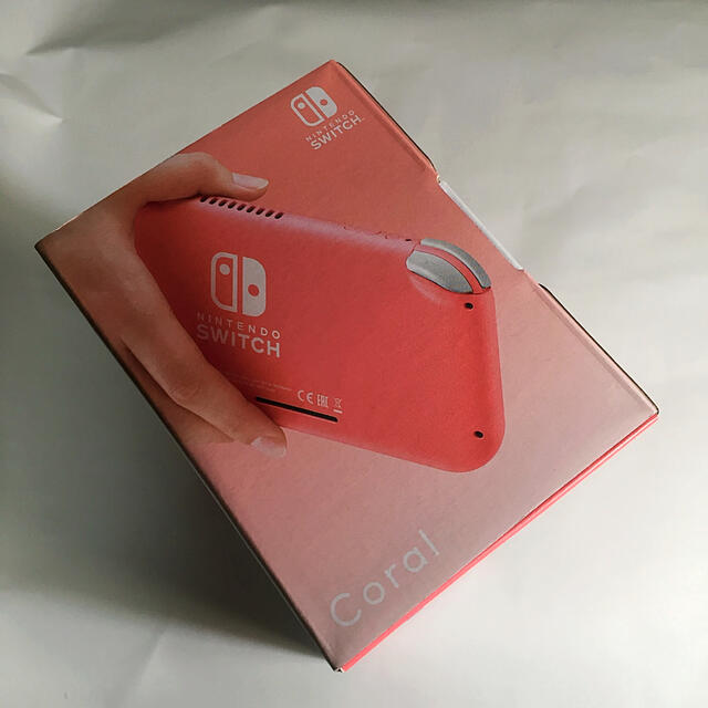 新品  「Nintendo Switch  Lite コーラル」