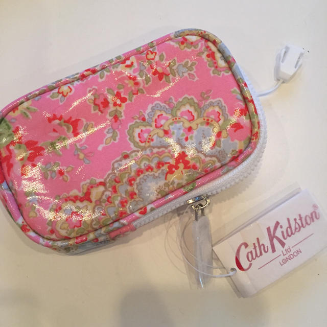 Cath Kidston(キャスキッドソン)のCath Kidstonデジカメケース スマホ/家電/カメラのスマホアクセサリー(モバイルケース/カバー)の商品写真