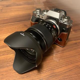 フジフイルム(富士フイルム)の【新同品】FUJIFILM X-T4・XF16-55mmF2.8 R LM WR(ミラーレス一眼)