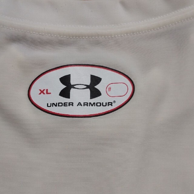 UNDER ARMOUR(アンダーアーマー)のアンダーアーマー UNDER ARMOUR 半袖 XL 白 スポーツ/アウトドアのトレーニング/エクササイズ(トレーニング用品)の商品写真