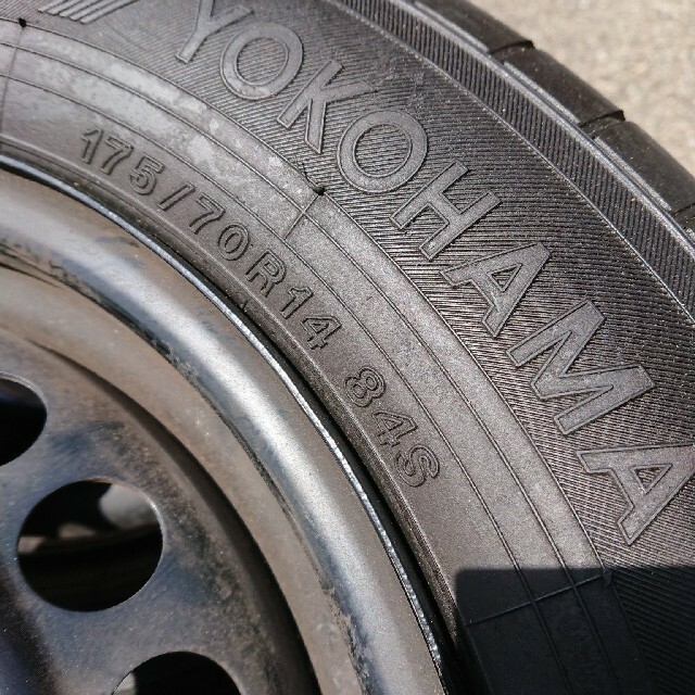 ホンダ(ホンダ)のフィット3タイヤホイールセット175/70R14 自動車/バイクの自動車(タイヤ・ホイールセット)の商品写真