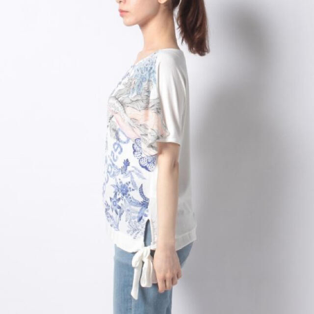 新品✨タグ付き♪定価8,900円デシグアル　繊細な花柄モチーフTシャツ　M 3