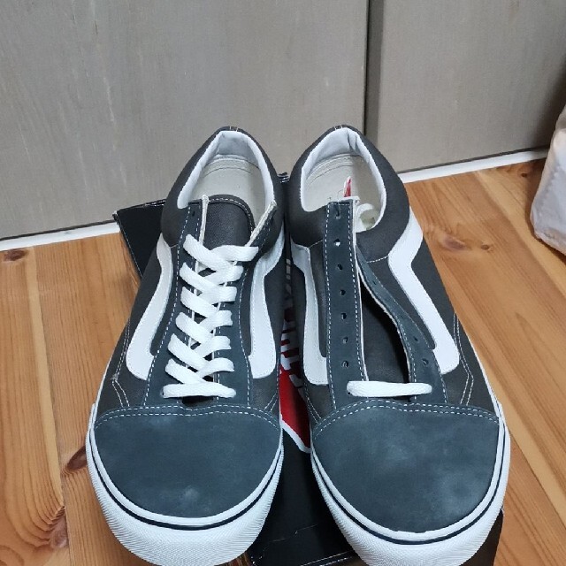 VANS(ヴァンズ)の【早い者勝ち値引き】VANS Old Skool チャコール29cm メンズの靴/シューズ(スニーカー)の商品写真