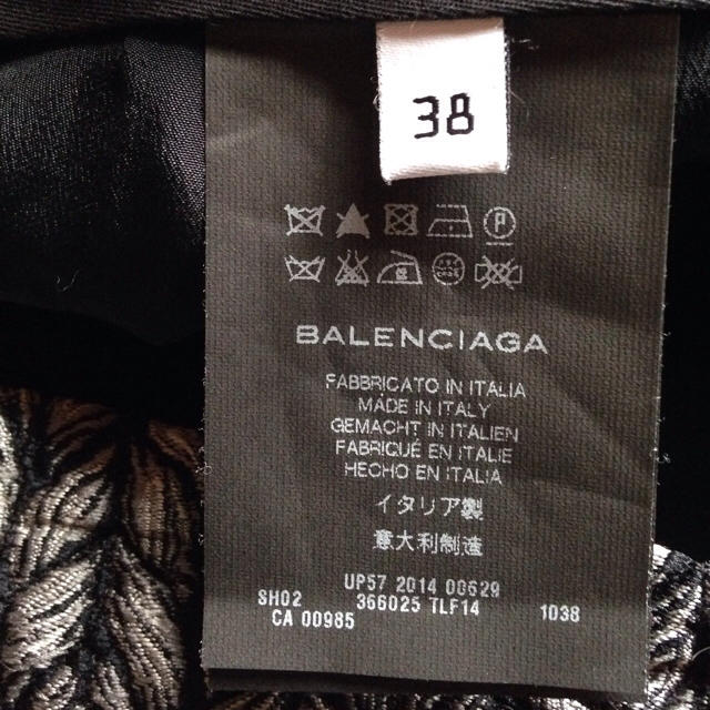 Balenciaga(バレンシアガ)のBALENCIAGAのパンツ レディースのパンツ(ショートパンツ)の商品写真