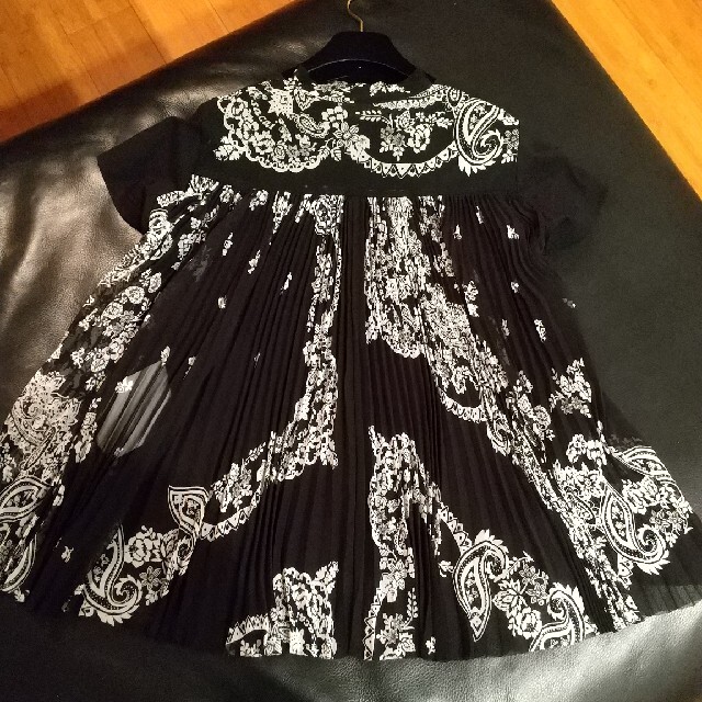サカイ sacai バックプリーツ Tシャツ www.krzysztofbialy.com