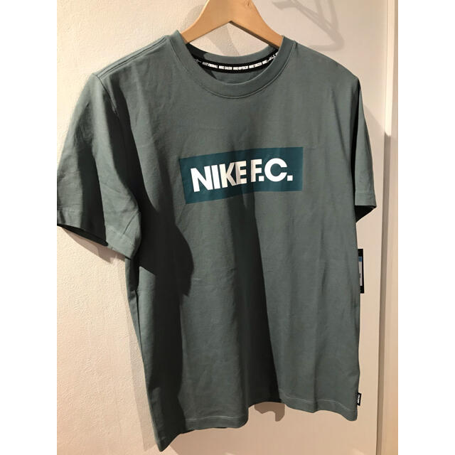 NIKE(ナイキ)の新品！NIKE F.C. エッセンシャル 半袖Tシャツ スポーツ/アウトドアのサッカー/フットサル(ウェア)の商品写真