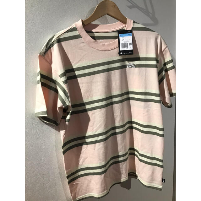 NIKE(ナイキ)の新品！NIKESB ナイキ YD STRIPE S/S TEE メンズのトップス(Tシャツ/カットソー(半袖/袖なし))の商品写真