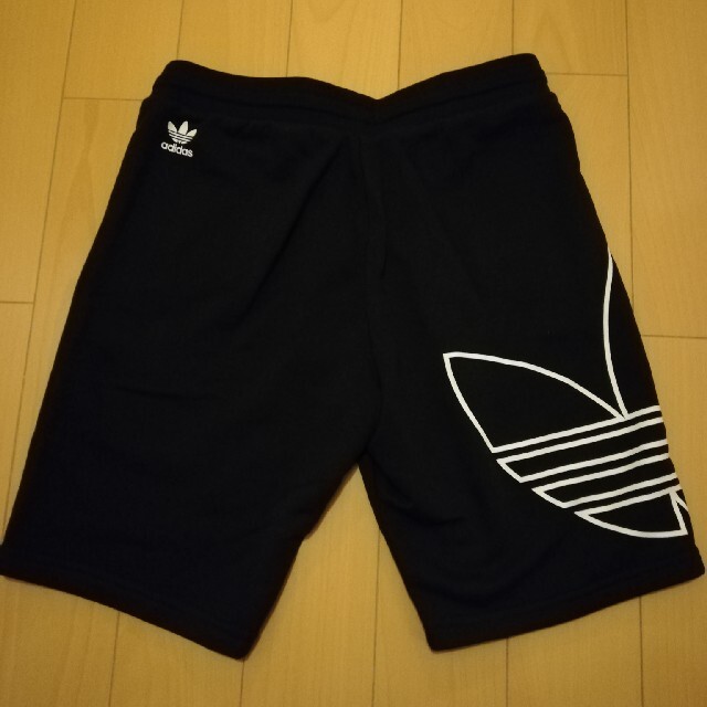 adidas(アディダス)のadidas　ジュニア　ハーフパンツ ビッグ　トレフォイルロゴ　新品 キッズ/ベビー/マタニティのキッズ服男の子用(90cm~)(パンツ/スパッツ)の商品写真