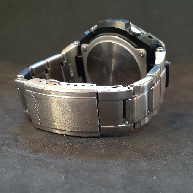 G-SHOCK(ジーショック)のGST-W110D-1AJF  G-SHOCK 電波ソーラー Gスチール メンズの時計(腕時計(アナログ))の商品写真
