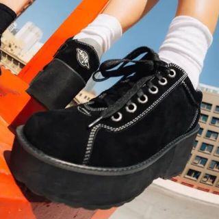 ユニフ(UNIF)のUNIF 厚底　スニーカー(スニーカー)