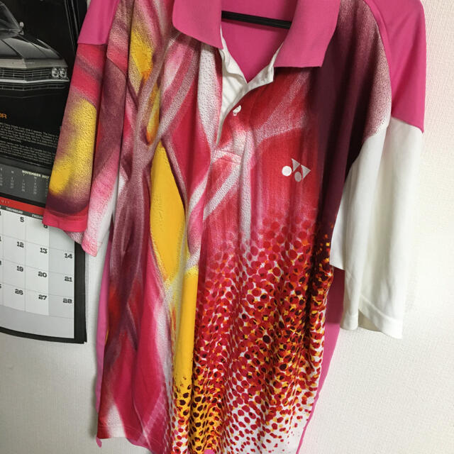 YONEX(ヨネックス)のヨネックス　総柄　ポロシャツ スポーツ/アウトドアのテニス(ウェア)の商品写真