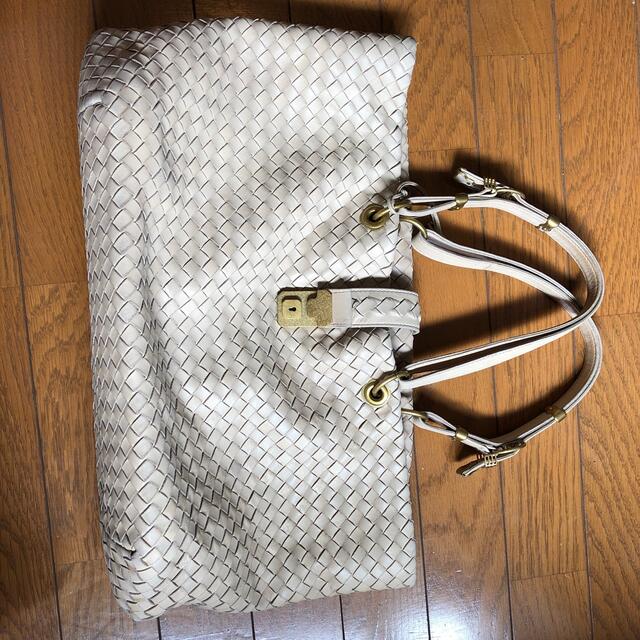 Bottega Veneta(ボッテガヴェネタ)のボッテガべネタ　イントレチャート　バッグ レディースのバッグ(ショルダーバッグ)の商品写真