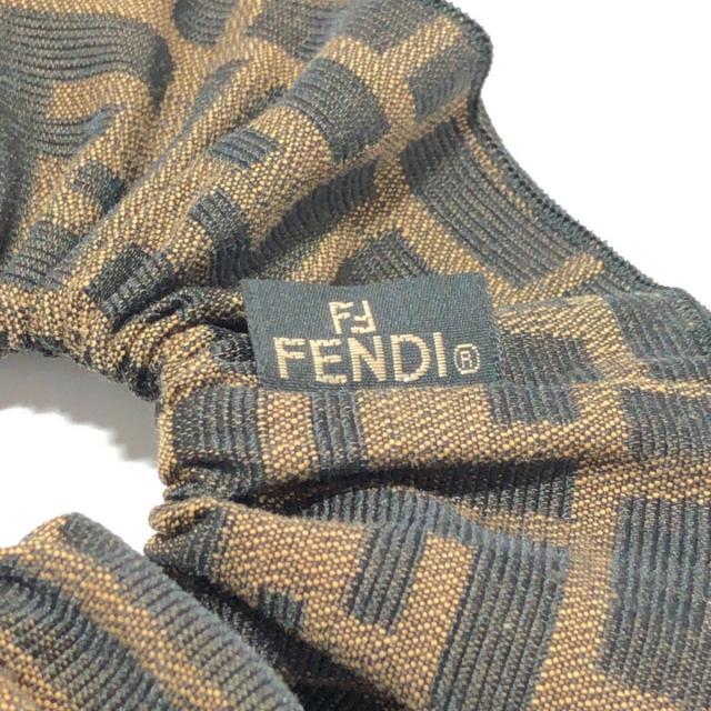 FENDI(フェンディ)のフェンディ美品  - ジャガード ズッカ柄 レディースのヘアアクセサリー(ヘアゴム/シュシュ)の商品写真