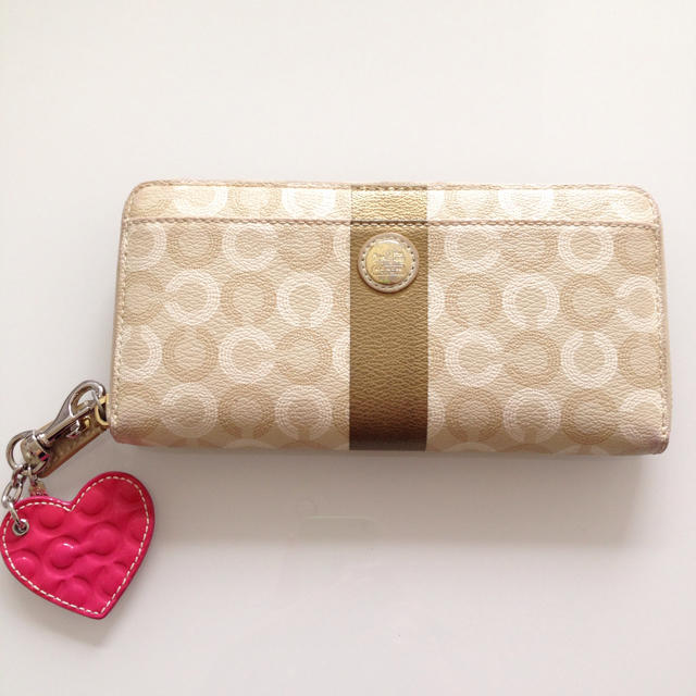 COACH - COACH ファスナー長財布※COACHハートチャーム付きの通販 by