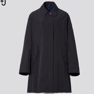 ユニクロ(UNIQLO)のユニクロ　プラスj オーバーサイズライトコート　ブラック　xs 新品(スプリングコート)