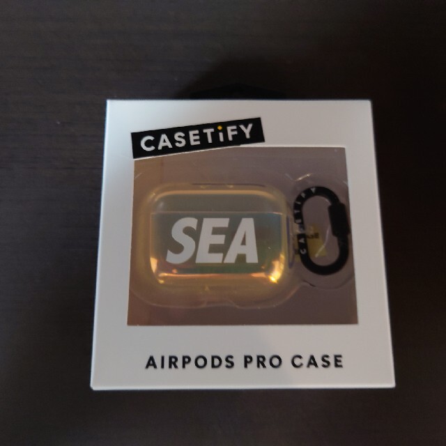 Apple(アップル)のAirPods Pro Case with Ring スマホ/家電/カメラのオーディオ機器(ヘッドフォン/イヤフォン)の商品写真