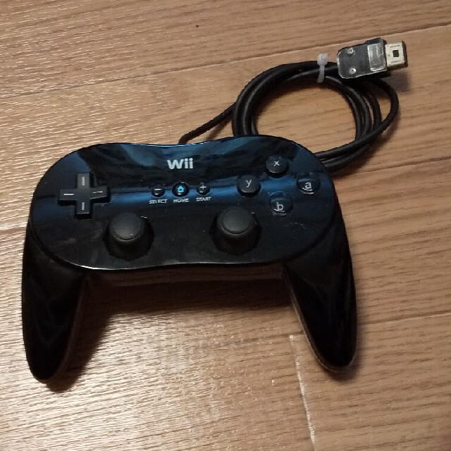 Wii(ウィー)のWiiクラシックコントローラ　ブラック エンタメ/ホビーのゲームソフト/ゲーム機本体(その他)の商品写真