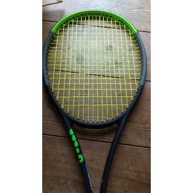 硬式テニスラケット Wilsonブレード 98v7.0