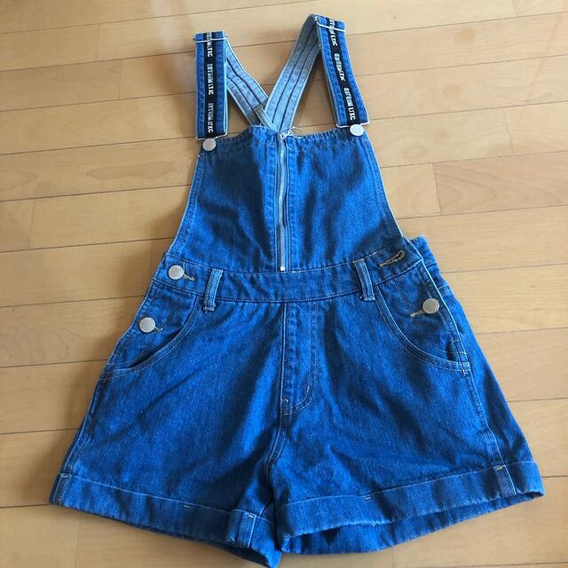 lovetoxic(ラブトキシック)のr様専用　LOVETOXIC サロペットデニム　Sサイズ キッズ/ベビー/マタニティのキッズ服女の子用(90cm~)(パンツ/スパッツ)の商品写真