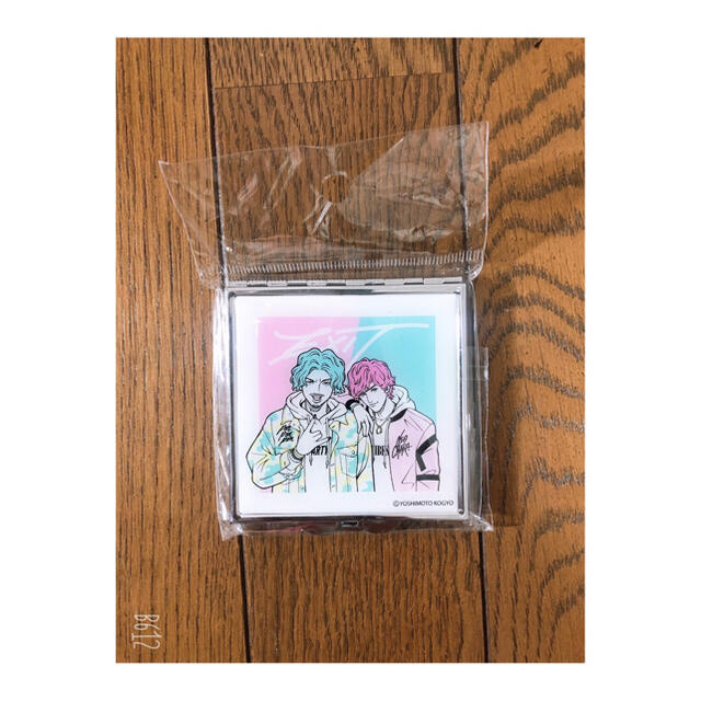 3COINS(スリーコインズ)の3COINS de YOSHIMOTO♡コラボ商品コンパクトミラー(EXIT) レディースのファッション小物(ミラー)の商品写真