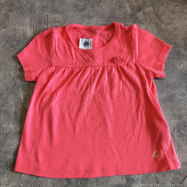 PETIT BATEAU(プチバトー)のPETIT BATEAU ピンク Tシャツ キッズ/ベビー/マタニティのベビー服(~85cm)(Ｔシャツ)の商品写真