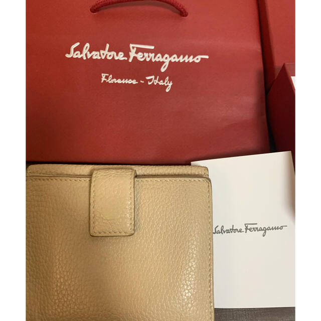 Salvatore Ferragamo(サルヴァトーレフェラガモ)のサルヴァトーレフェラガモ折り財布 レディースのファッション小物(財布)の商品写真