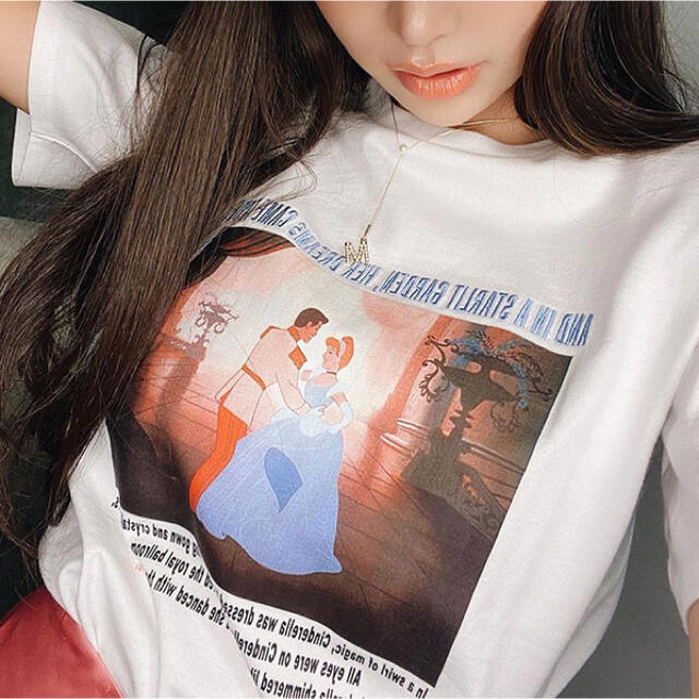 eimy istoire(エイミーイストワール)のCinderella dress Ｔシャツ※B品(絵のカスレがある為) レディースのトップス(Tシャツ(半袖/袖なし))の商品写真