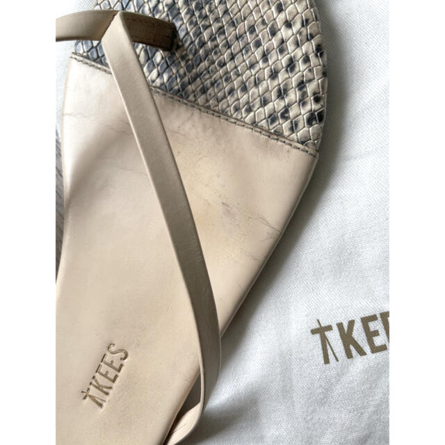 IENA(イエナ)のJKさま専用 TKEES ティキーズ　39サイズ　完売品　ベージュ　パイソン レディースの靴/シューズ(ビーチサンダル)の商品写真