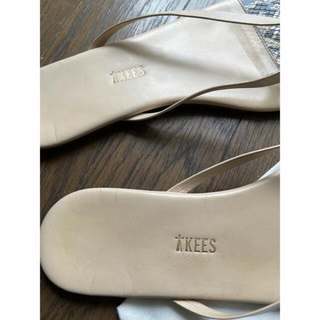 IENA(イエナ)のJKさま専用 TKEES ティキーズ　39サイズ　完売品　ベージュ　パイソン レディースの靴/シューズ(ビーチサンダル)の商品写真