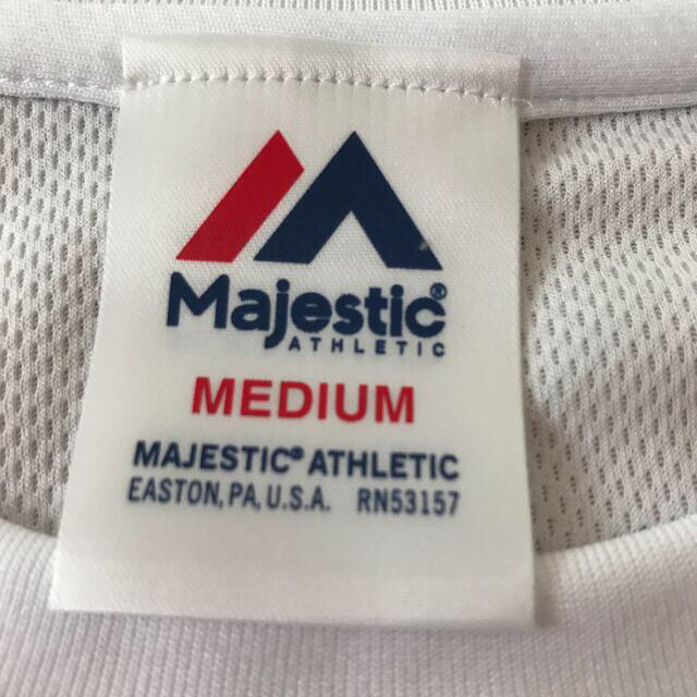 Majestic(マジェスティック)のヤクルトスワローズTシャツ2018 スポーツ/アウトドアの野球(応援グッズ)の商品写真