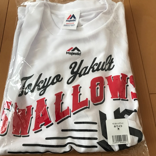 Majestic(マジェスティック)のヤクルトスワローズTシャツ2018 スポーツ/アウトドアの野球(応援グッズ)の商品写真