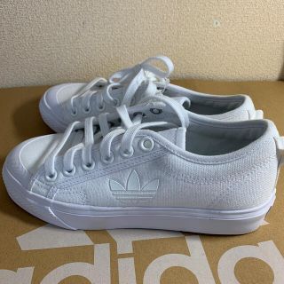 アディダス(adidas)のadidasスニーカー　今週末のみ値下げ(スニーカー)