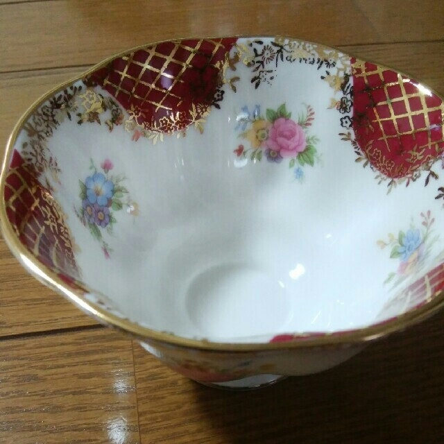 ROYAL ALBERT(ロイヤルアルバート)のロイヤルアルバート ティーカップ＆ソーサー インテリア/住まい/日用品のキッチン/食器(グラス/カップ)の商品写真