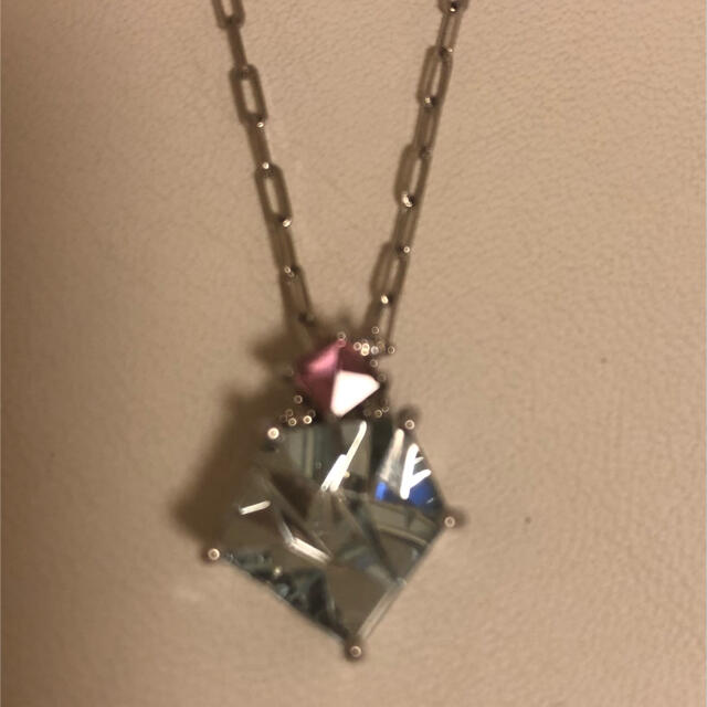 ムンシュタイナー☆K18WG☆2.7ct\u00260.13ctのアクアマリンが輝くトップ