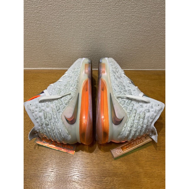 NIKE(ナイキ)のNIKE LEBRON 17 メンズの靴/シューズ(スニーカー)の商品写真