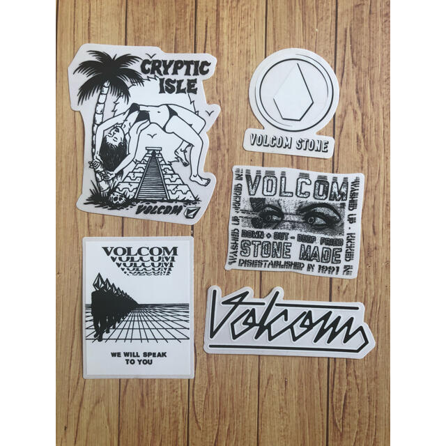 volcom(ボルコム)の5枚セット　VOLCOM 非売品　ステッカー エンタメ/ホビーのコレクション(ノベルティグッズ)の商品写真