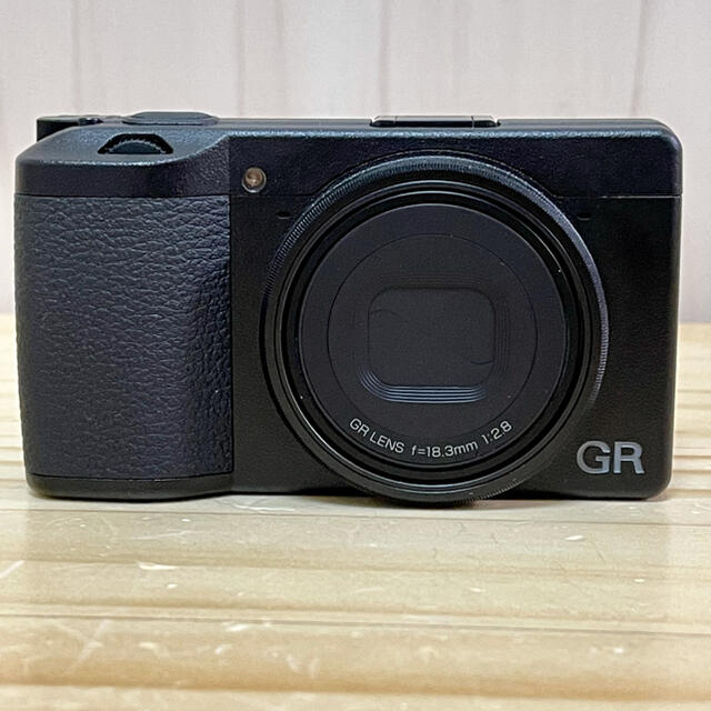 RICOH(リコー)のRICOH GR3 美品 (保証期間内) ＋予備バッテリー2個付 スマホ/家電/カメラのカメラ(コンパクトデジタルカメラ)の商品写真