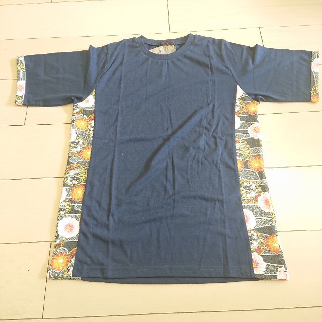 メンズ 紺色 和柄Tシャツ Lサイズ メンズのトップス(Tシャツ/カットソー(半袖/袖なし))の商品写真