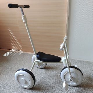 ムジルシリョウヒン(MUJI (無印良品))の無印　三輪車(三輪車/乗り物)