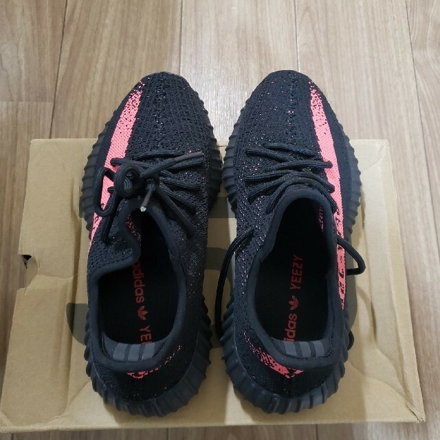 adidas(アディダス)のYEEZY BOOST 350 V2 BLACK RED メンズのメンズ その他(その他)の商品写真