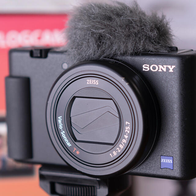 SONY(ソニー)のSONY ZV-1 シューティンググリップキット +充電器2個付き スマホ/家電/カメラのカメラ(コンパクトデジタルカメラ)の商品写真