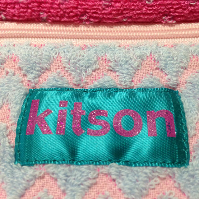 KITSON(キットソン)のkitson♡タオルポーチ レディースのファッション小物(ハンカチ)の商品写真