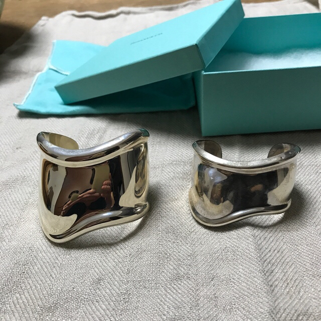 Tiffany & Co.(ティファニー)の新品未使用 Tiffany&Co. ハングル 右手用 レディースのアクセサリー(ブレスレット/バングル)の商品写真