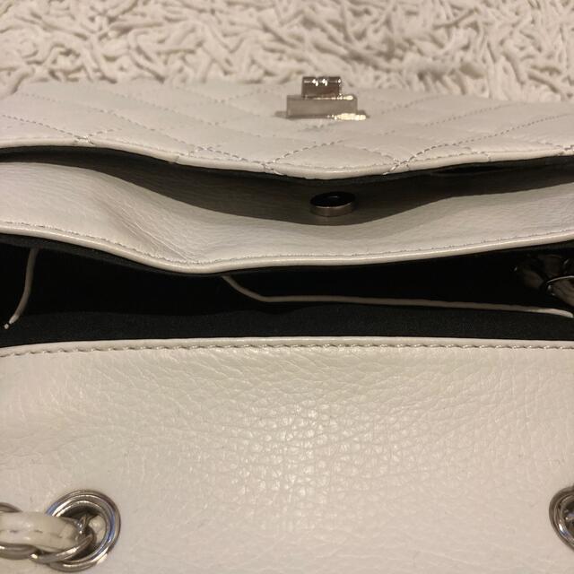 ♡sショップ様専用　　チェーンバック　白　CHANELタイプ レディースのバッグ(ハンドバッグ)の商品写真