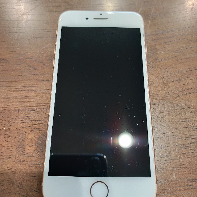 iphone8　ゴールド64ＧＢ