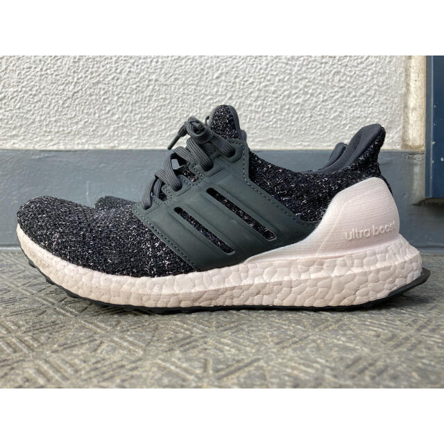 adidas(アディダス)の【みー★様専用】adidas Ultra BOOST 23.5cm レディースの靴/シューズ(スニーカー)の商品写真