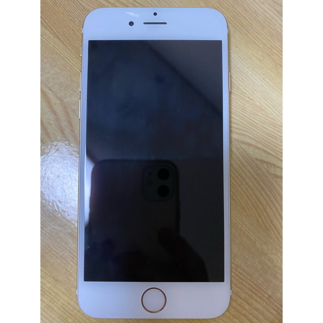 Apple(アップル)のiPhone 6 Gold 16 GB スマホ/家電/カメラのスマートフォン/携帯電話(スマートフォン本体)の商品写真