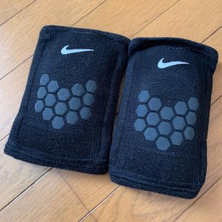 ナイキ(NIKE)のサポーター(バレーボール)